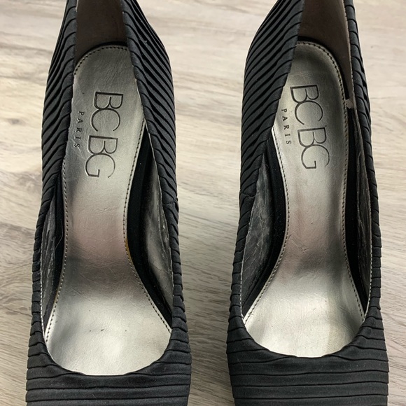 BCBG Heels - Size 7.5 - Picture 7 of 14